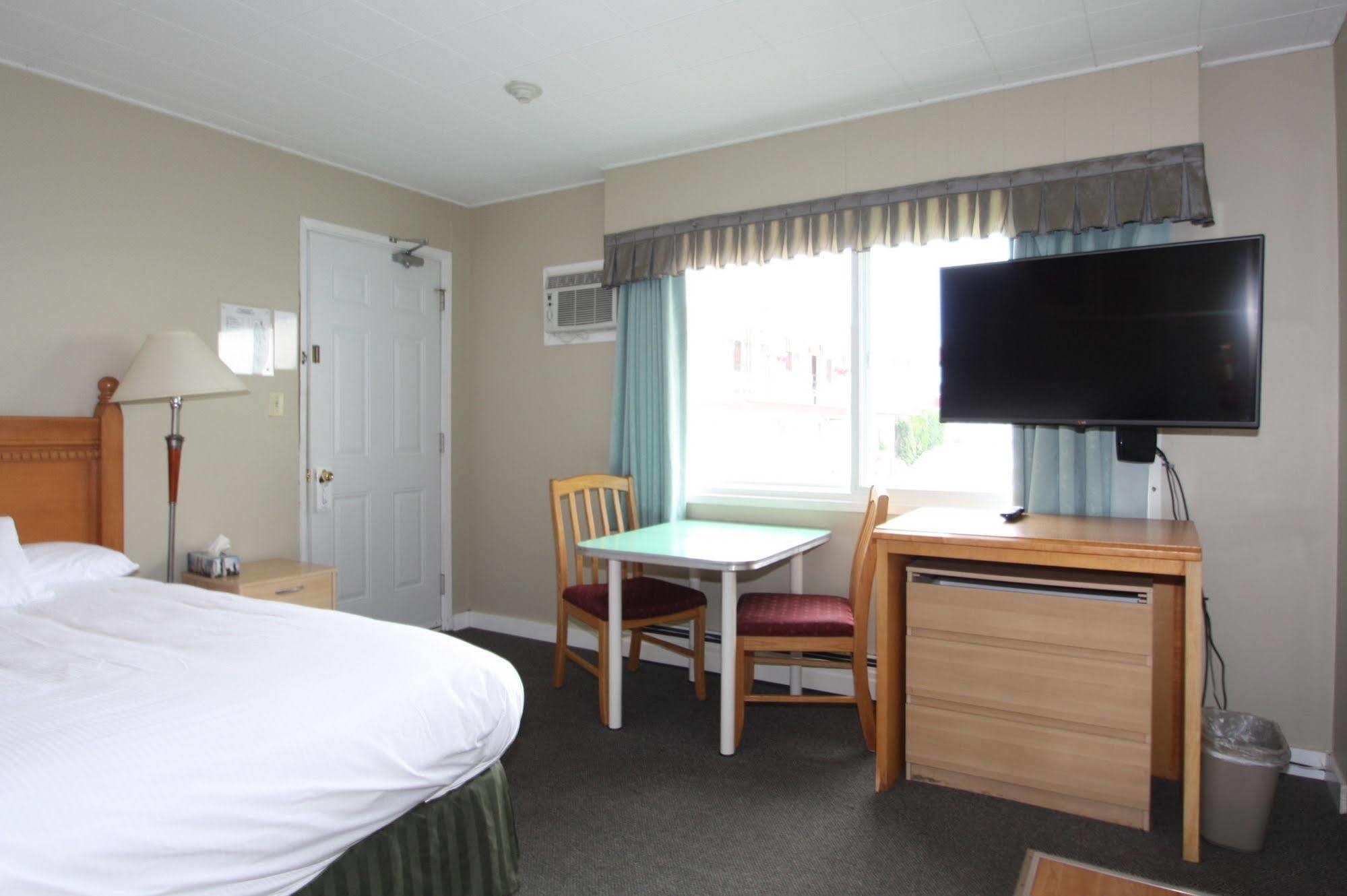 Harrison Spa Motel Harrison Hot Springs Kültér fotó